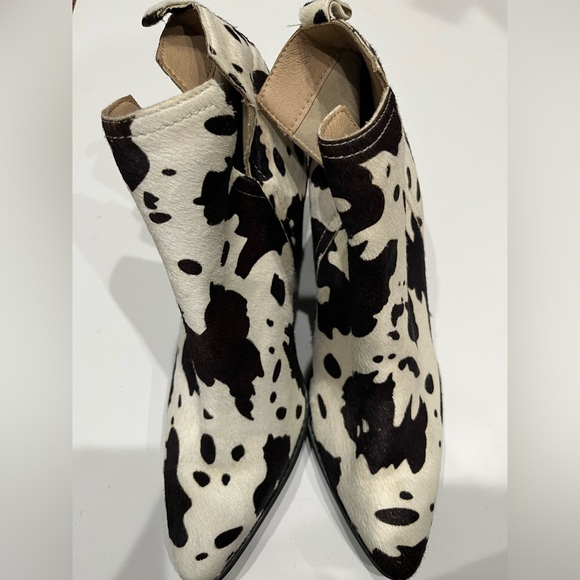 Very Volatile Brown/White‎ Calf Hair Gracemont Cowboy Booties Sz. 10 - Picture 3 of 5